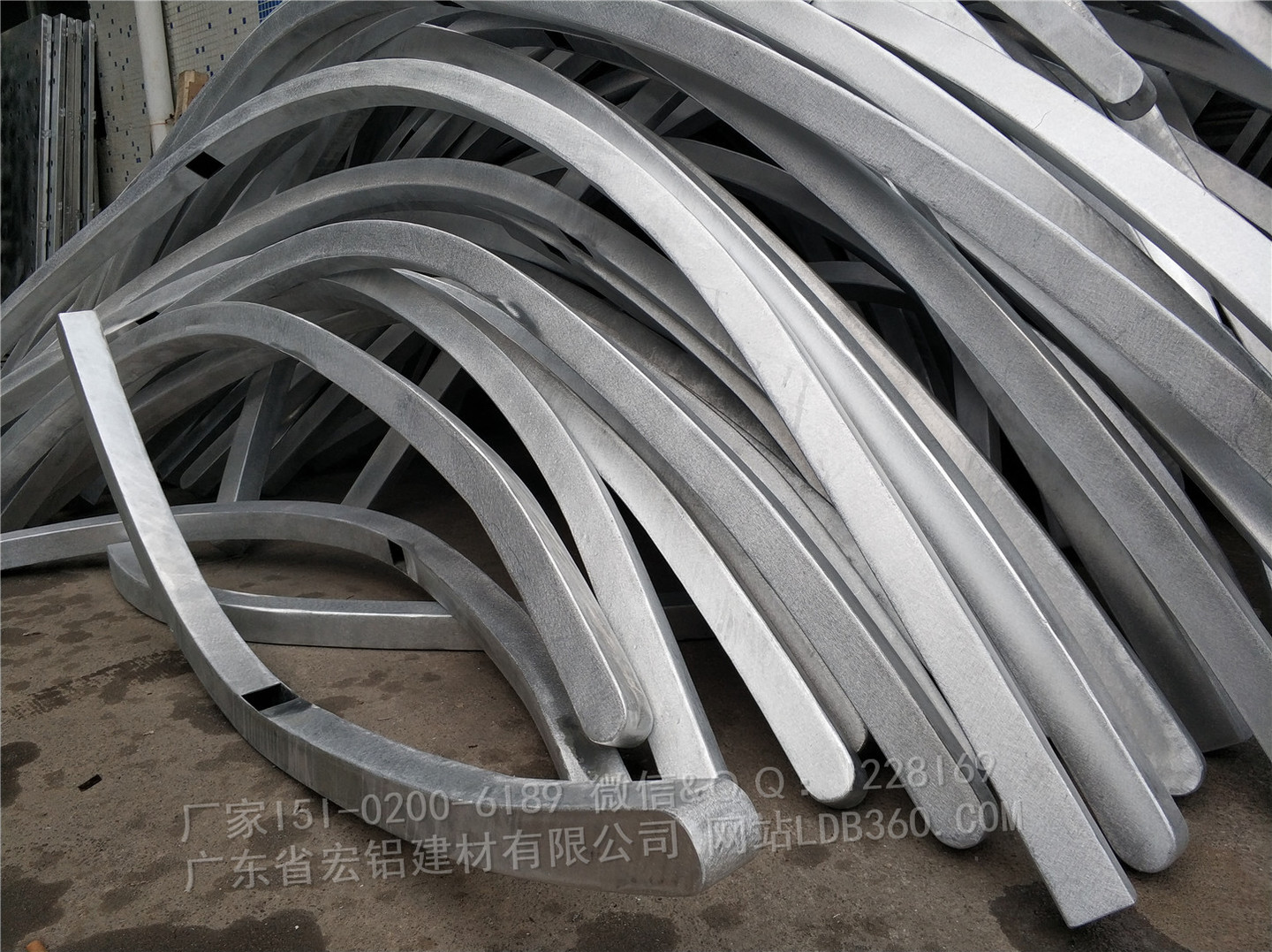 个性化定制弧形铝方通_铝合金板-广东德普龙建材有限公司